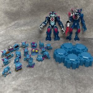MrBeast Lab Swarms Glow In The Dark Exclusive 2 Beasts 20 Micro Beasts 5 Fusion